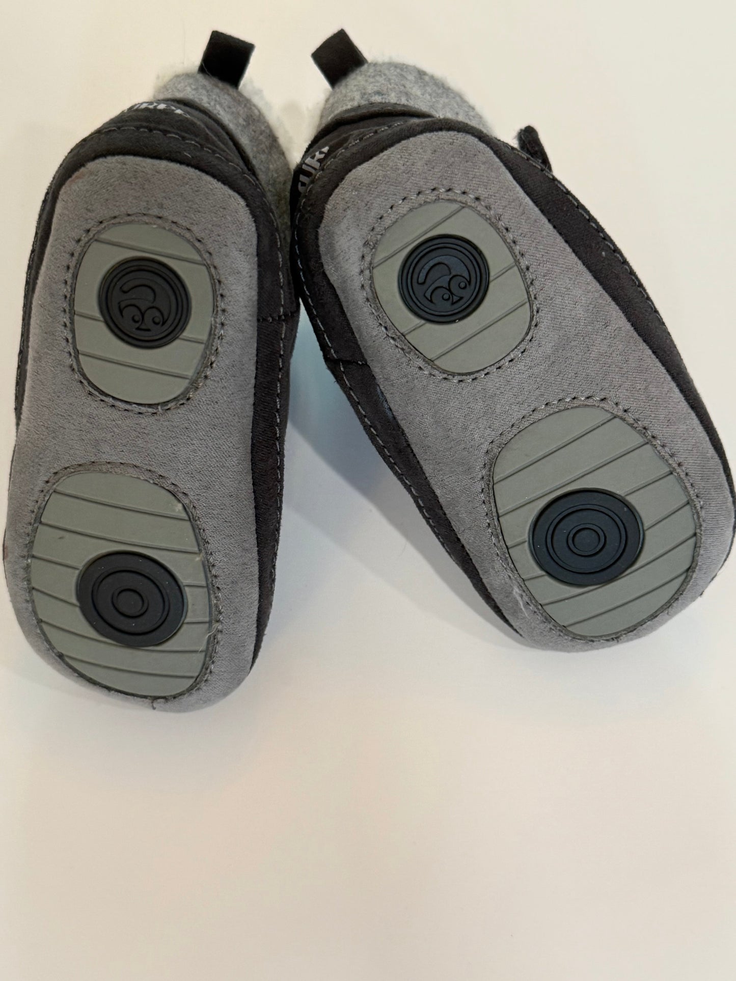 #50 • Boys • Surprize by Stride Ride • 6-12 Months • EUC (I don’t think they were ever worn)