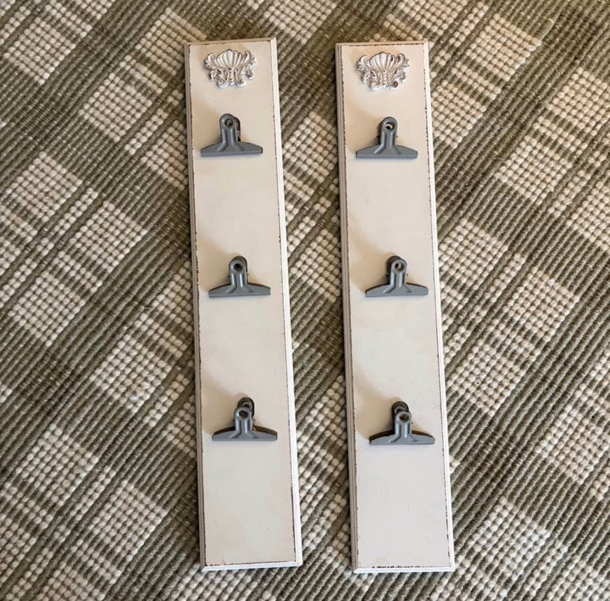 Seller #178 Wall Decor with Clips