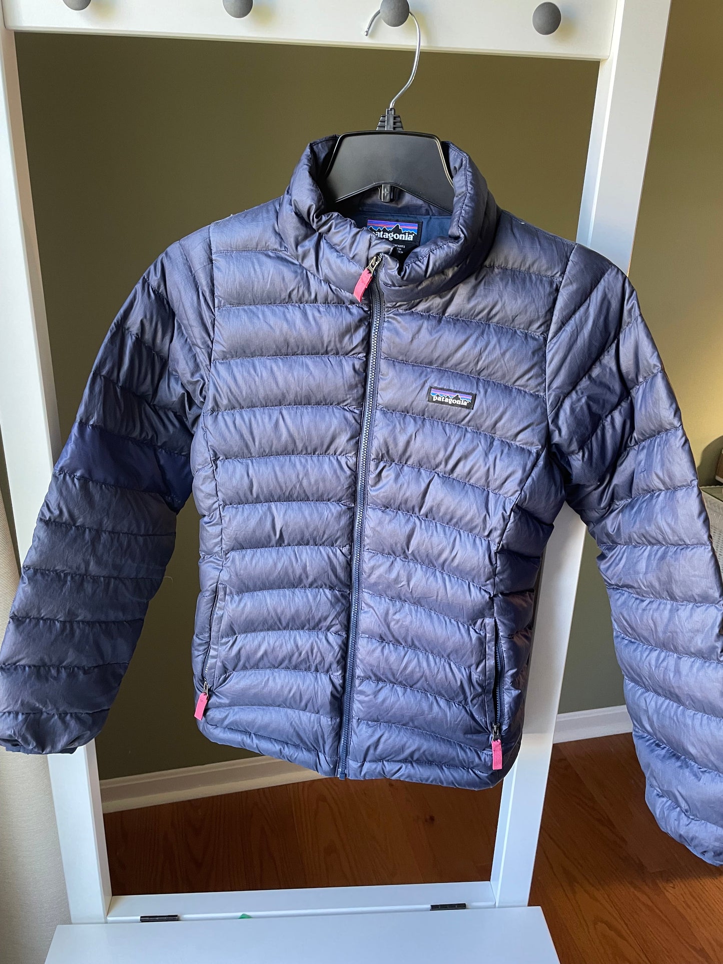 #42 REDUCED Patagonia Down Sweater Jacket Girls Size XL