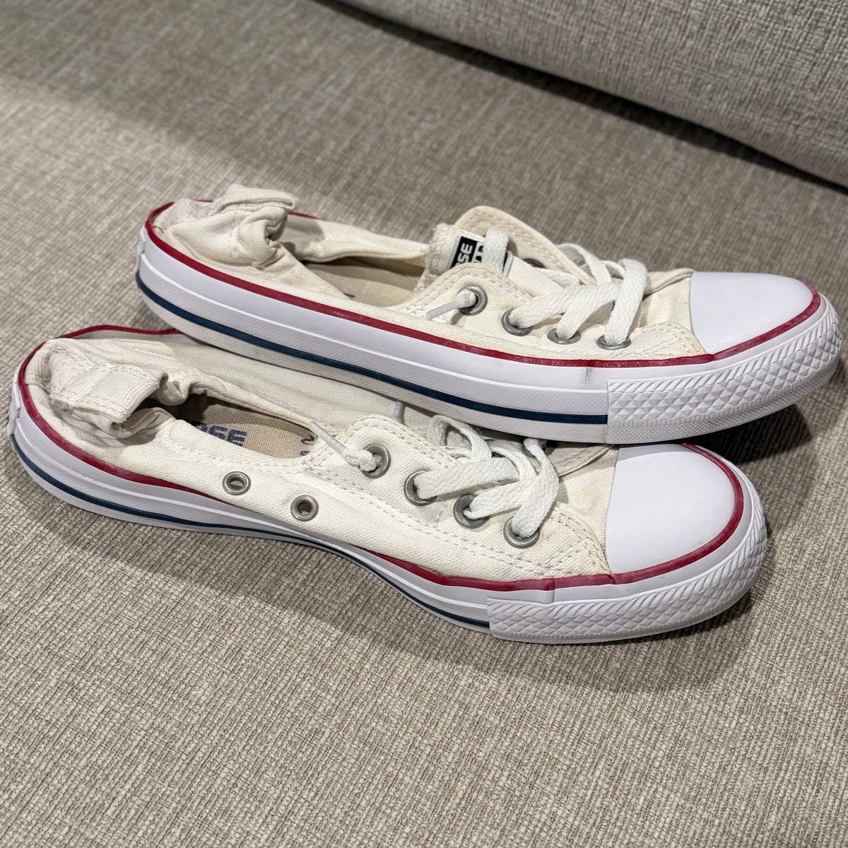 Seller #178 WOMENS size 7 off white Converse