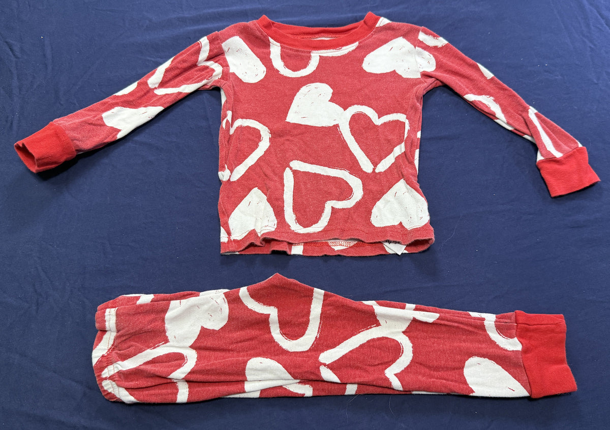#103 Carters 2T Valentines Hearts PJ'