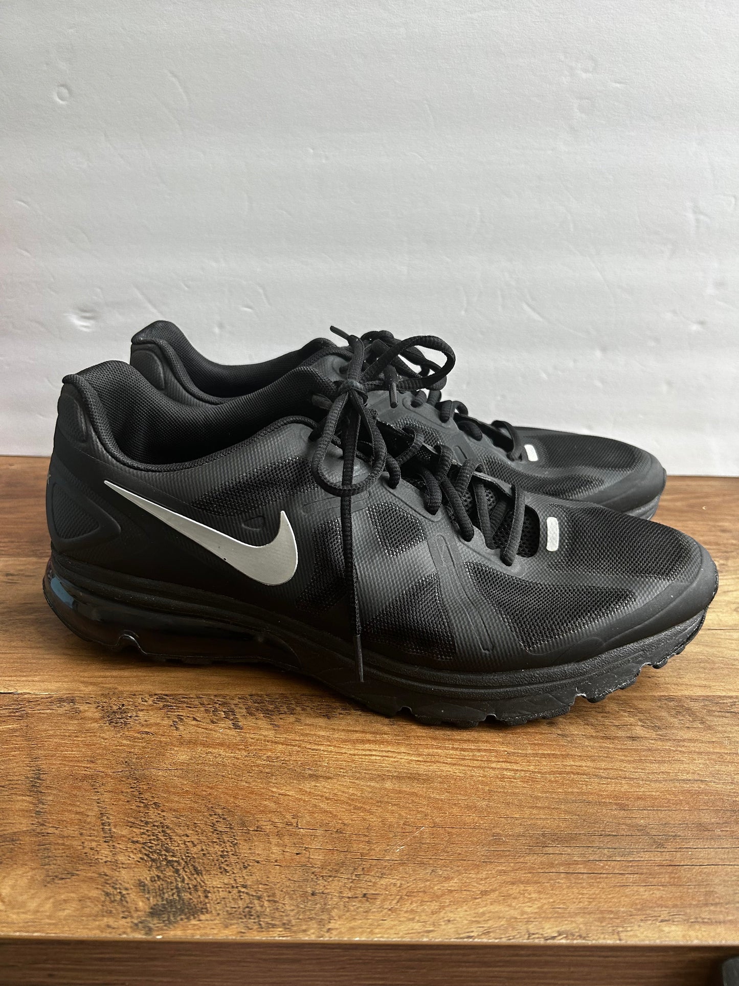 Seller #105 - Size 12 Men's Black Nike AirMax VGUC