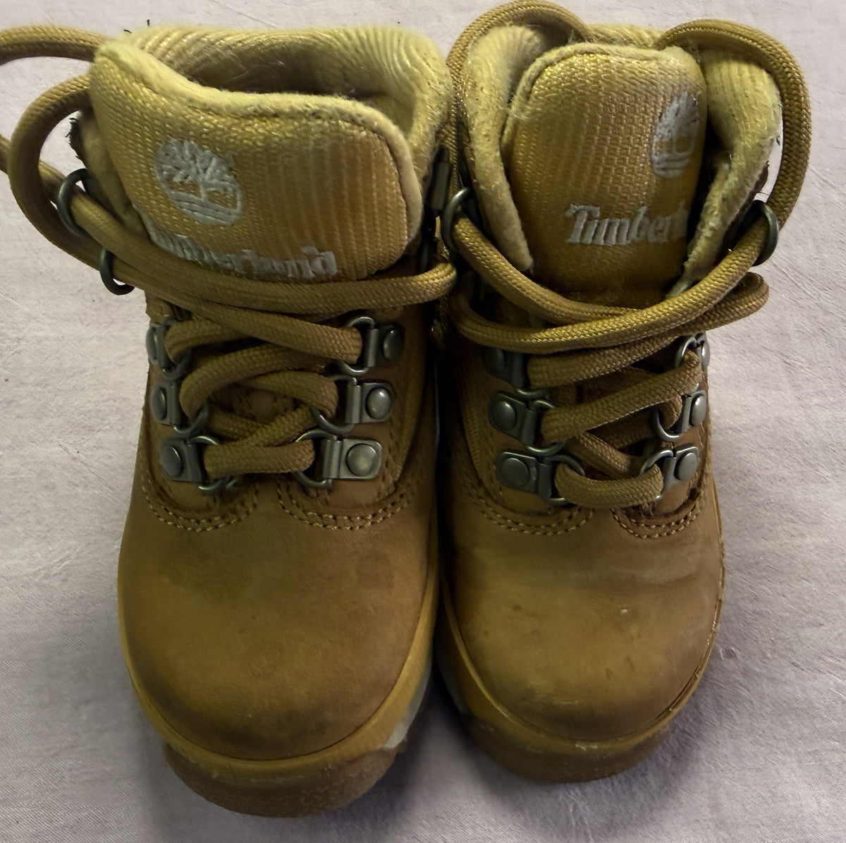 #103 size 6 Timberland Boots
