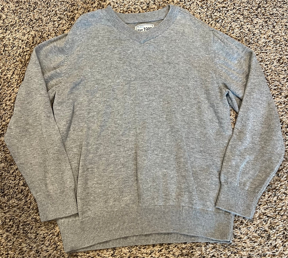 Seller 184 Boys size 5/6 Gray V-Neck sweater