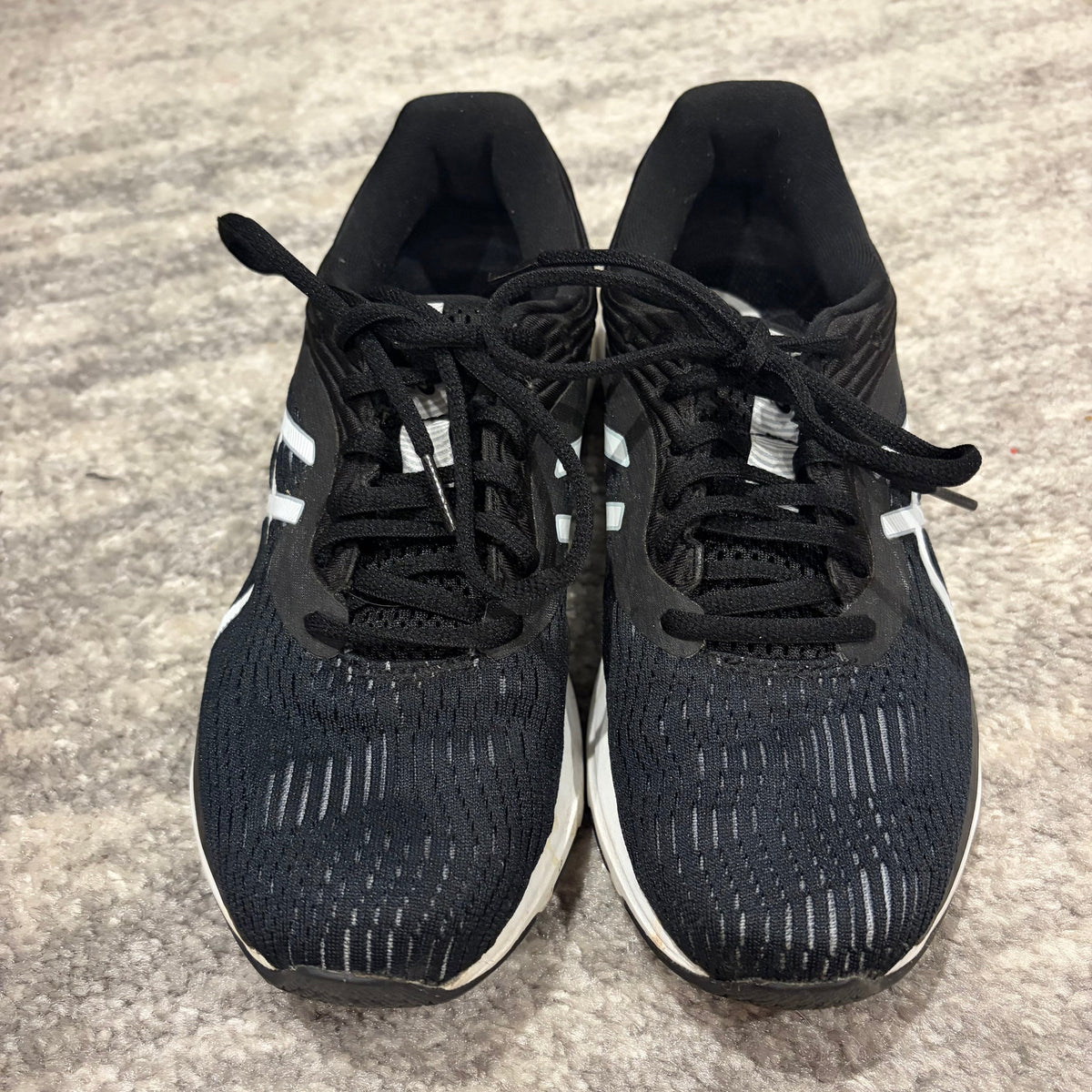 Seller #178 Womens Size 6 ASICS black shoes
