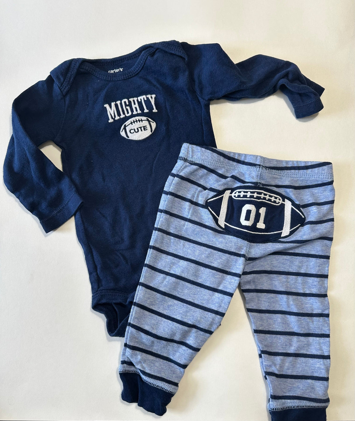 Seller 182. Boys. Carters. 6 months outfit.