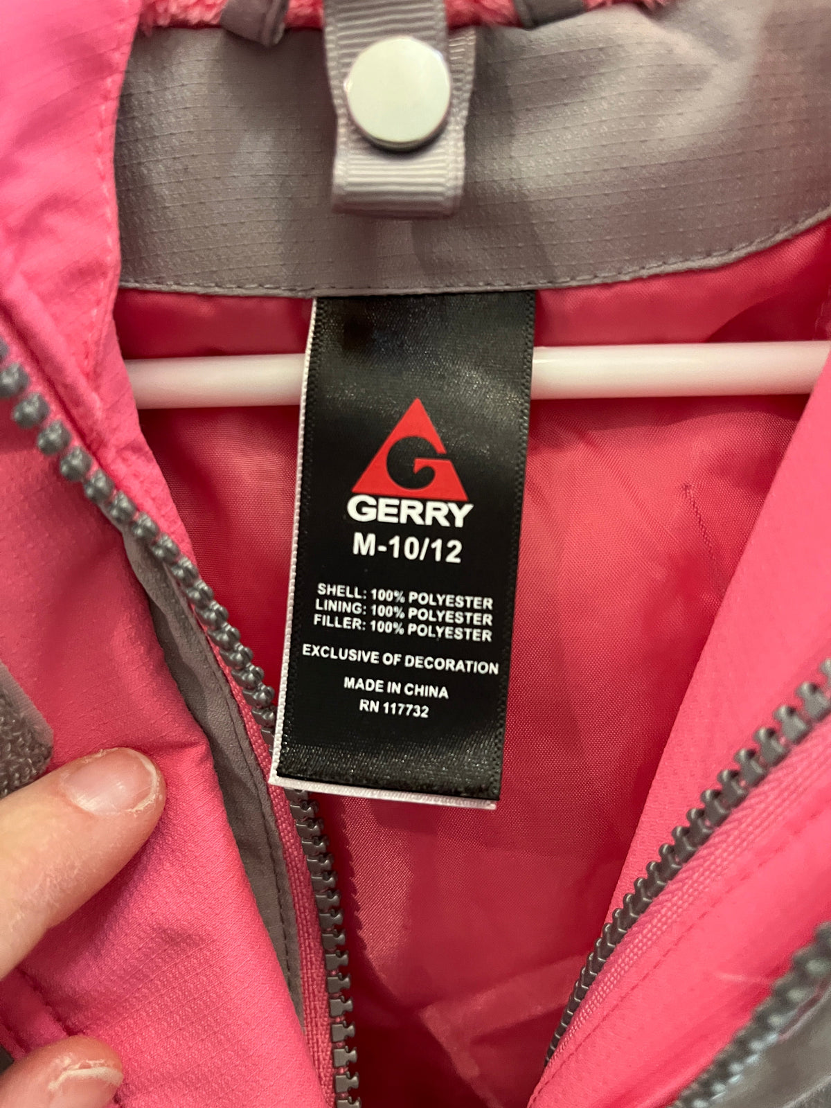 135 Girls winter coat Brand: Gerry, size M 10/12 grey and pink winter coat EUC