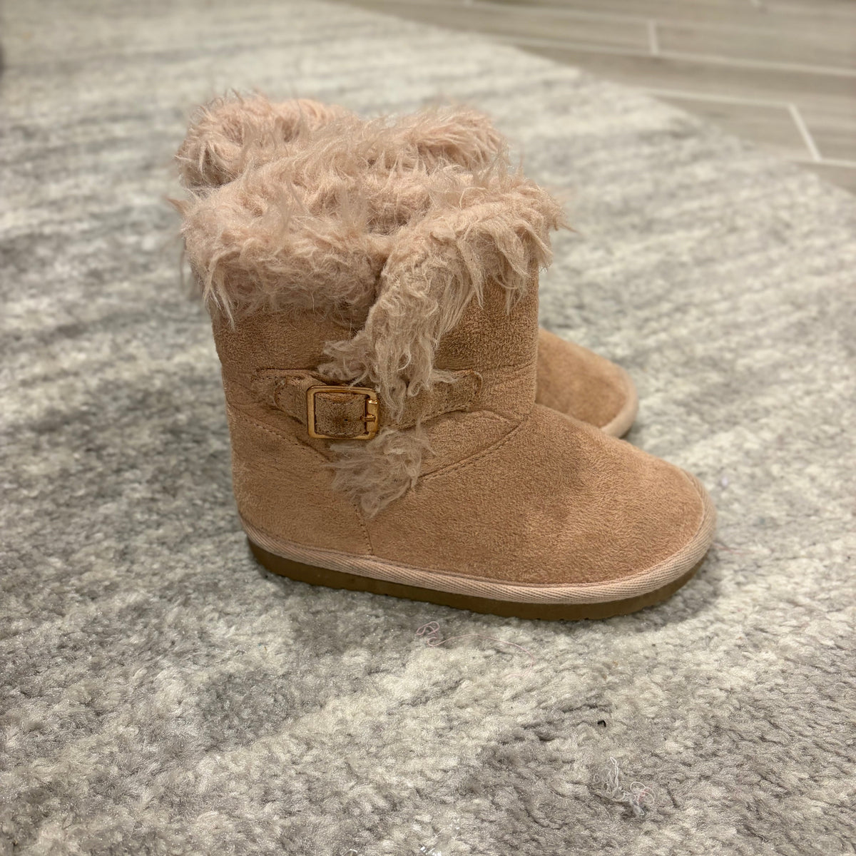 Seller #178 Size 9 Toddler- pink suede boots with fur