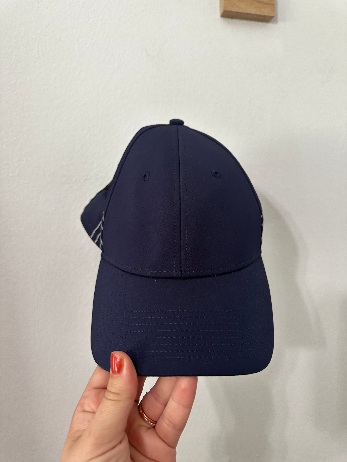 #111 Womens Athleta athletic Navy Hat