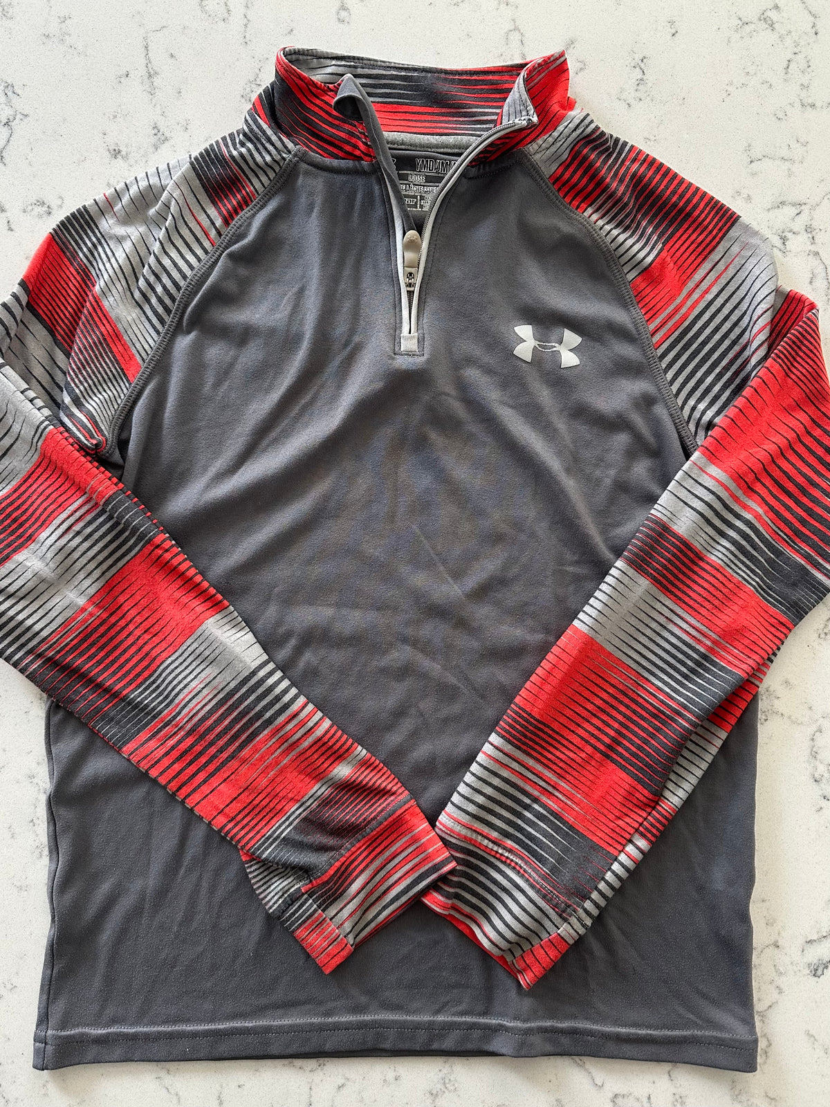Seller 42, Under Armour Heatgear 1/4 Zip, Gray/Red, Boys Size M