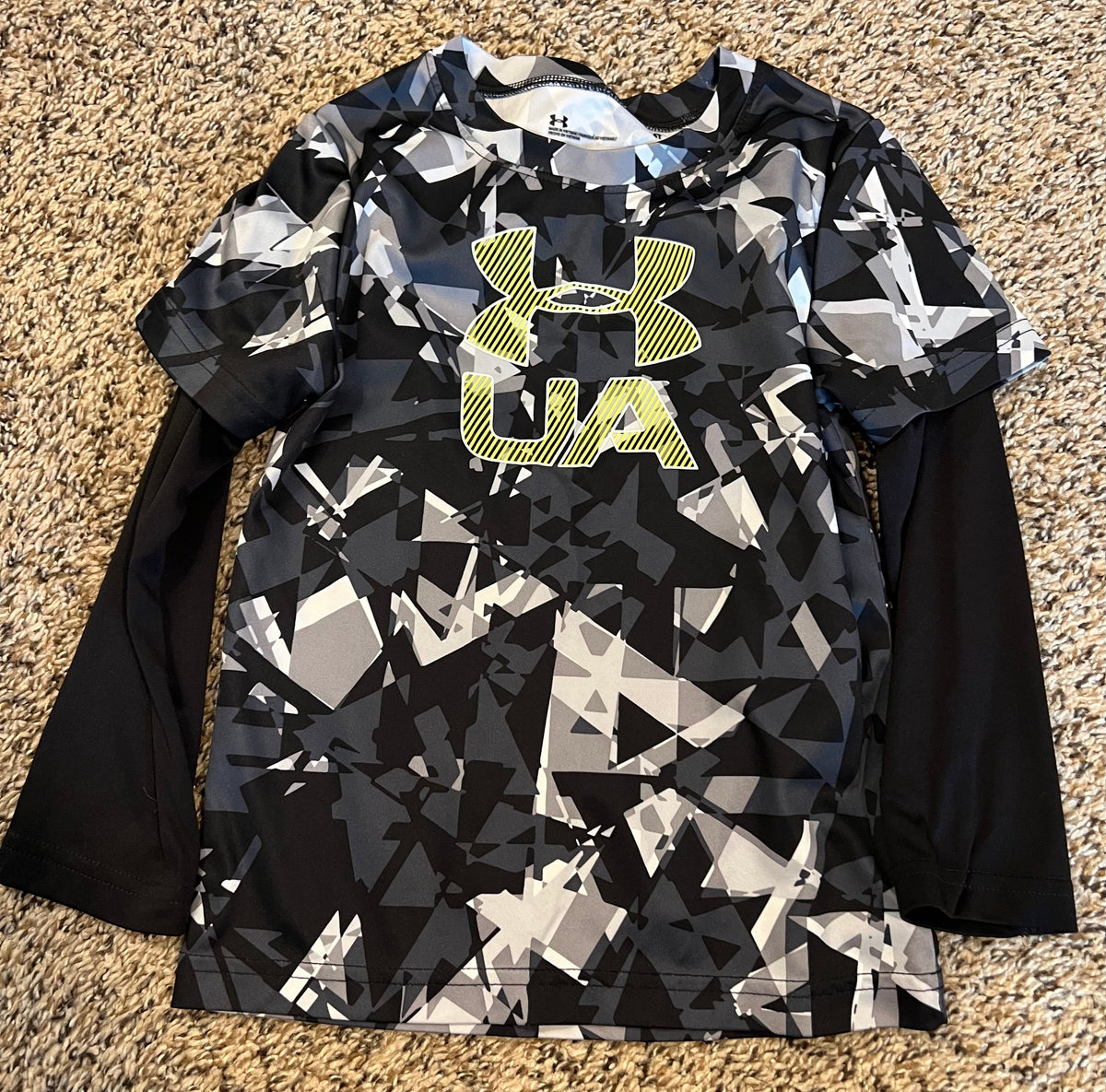 Seller #184 - Boys 4T - Under Armour UA Active long sleeve shirt