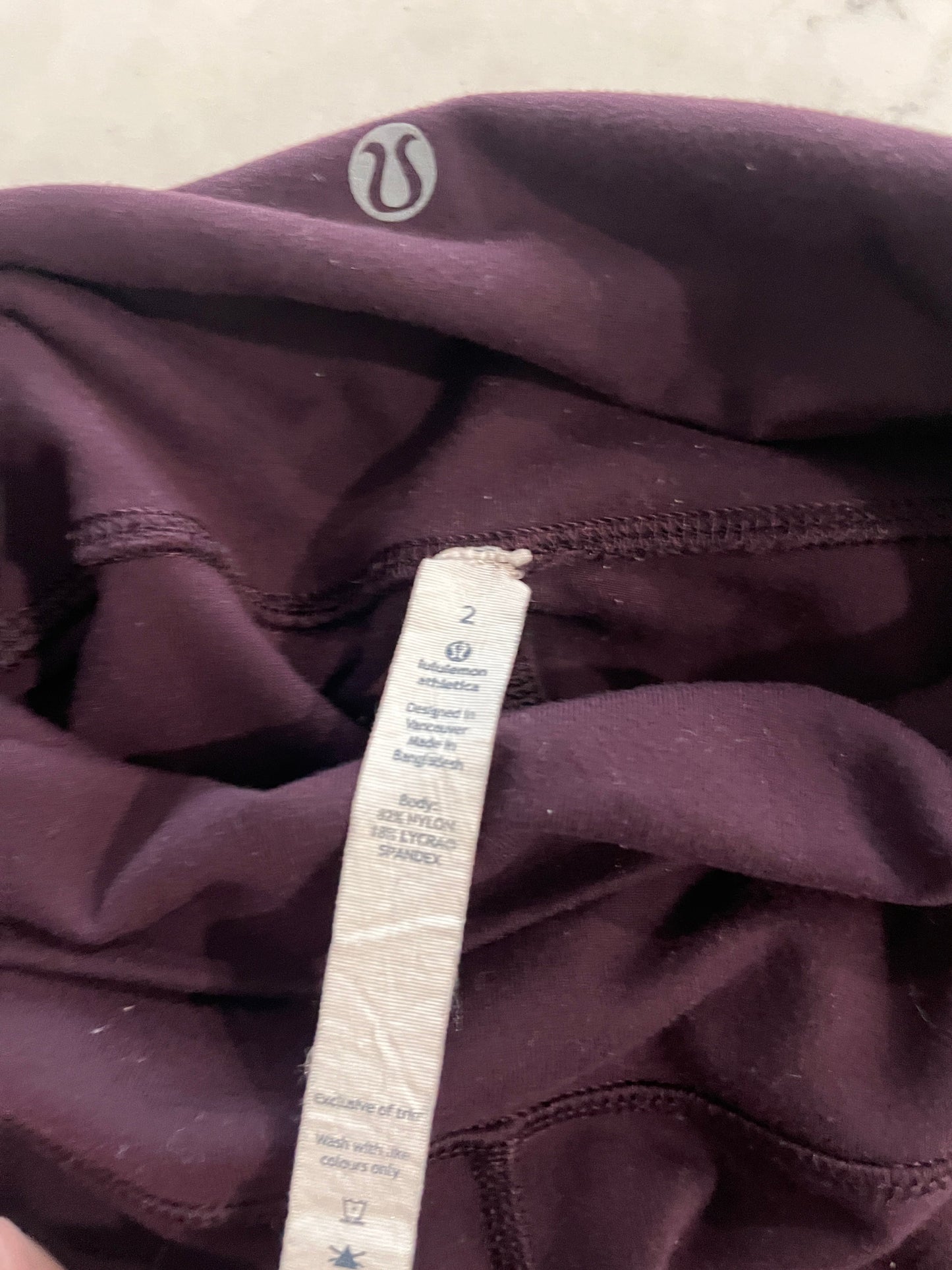 137 Burgundy LULU Lemon full length leggings, size 2, LN