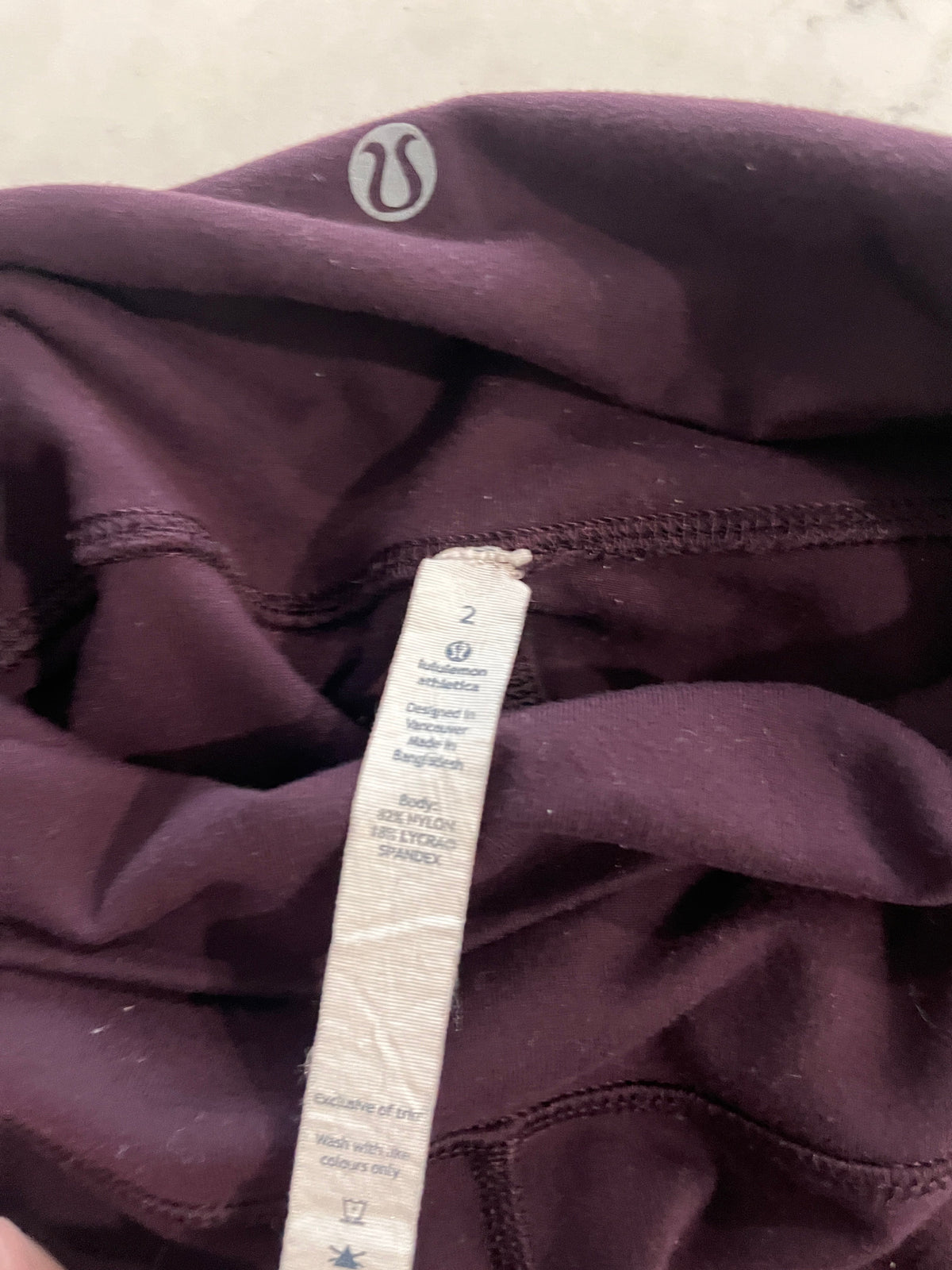 135 Burgundy LULU Lemon full length leggings, size 2, LN