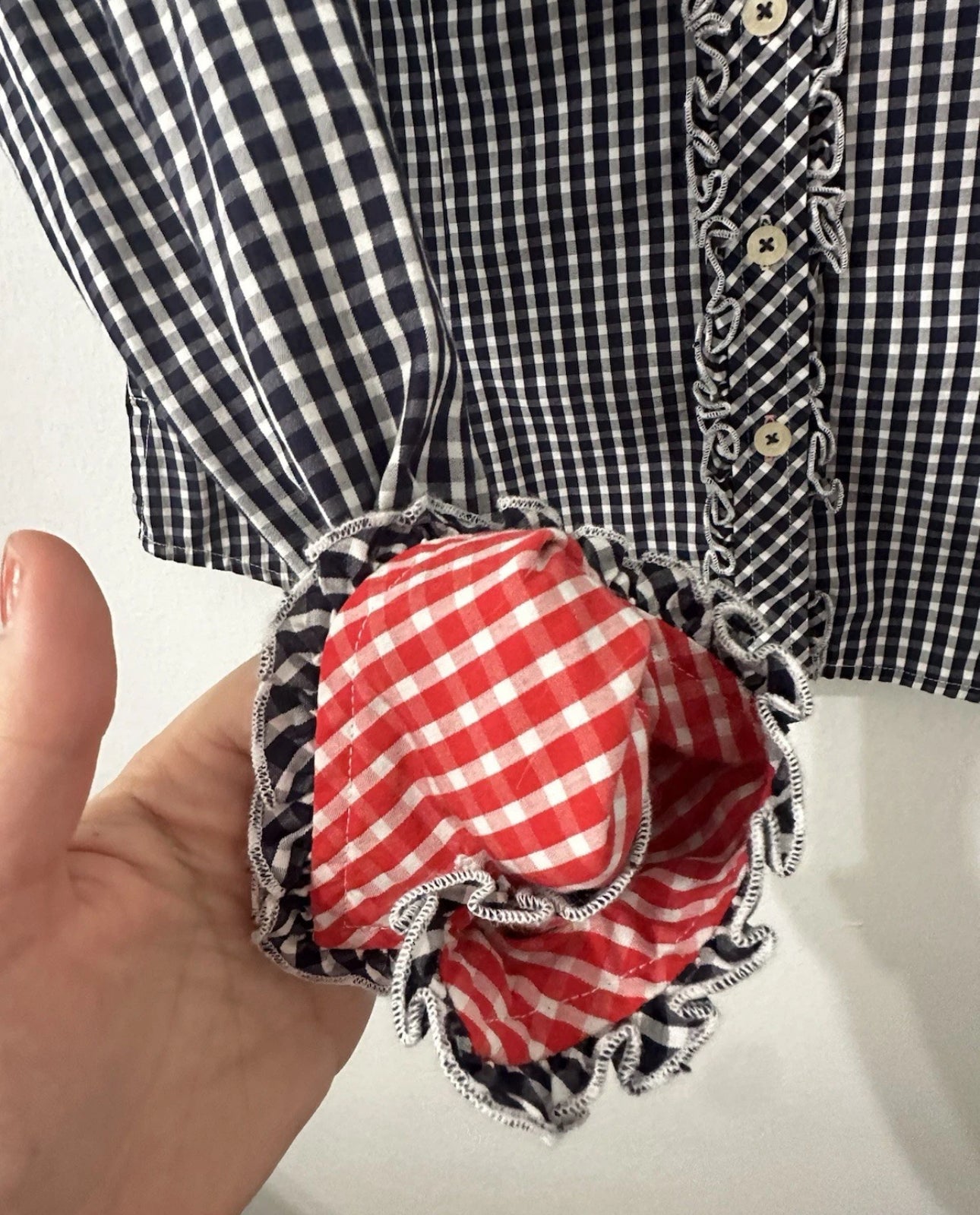 #111 Lilly Pulitzer Gingham Plaid Ruffle Button Down Blouse Size 4 Navy & Red Accents