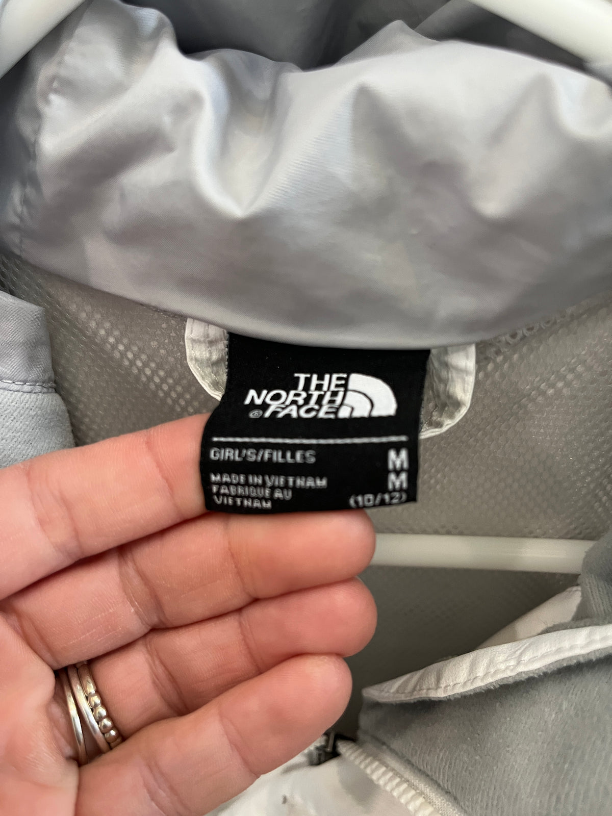 135 Girls YM (10/12) white and Grey North Face shell a little bit of dirt on sleeves (see picture)