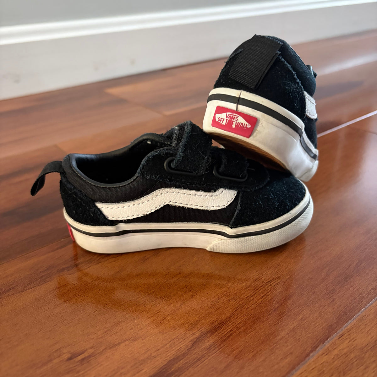Seller #178 Size 5T Boy Van Shoes