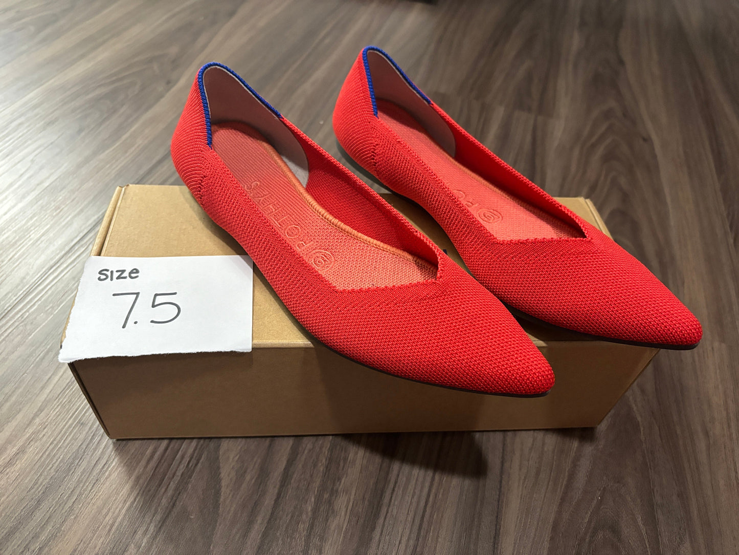 #77 - 7.5 - EUC Rothy's - Womens Coral Points