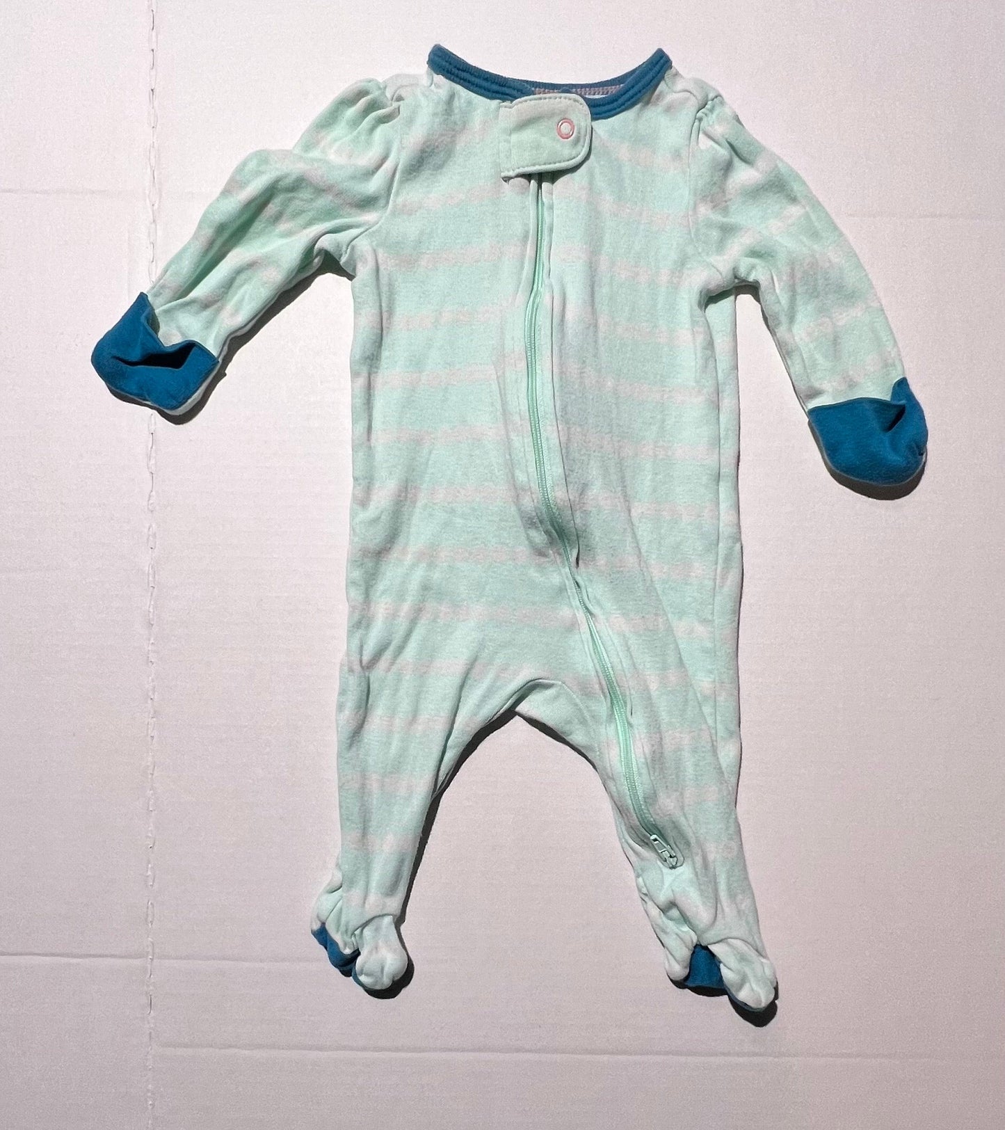 #98 Gender Neutral Cloud Island Sleeper with Hand Covers