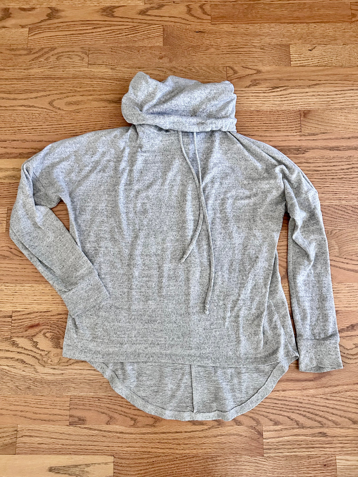 #98- Women’s, TJ Maxx, Grey Pullover- Size Small