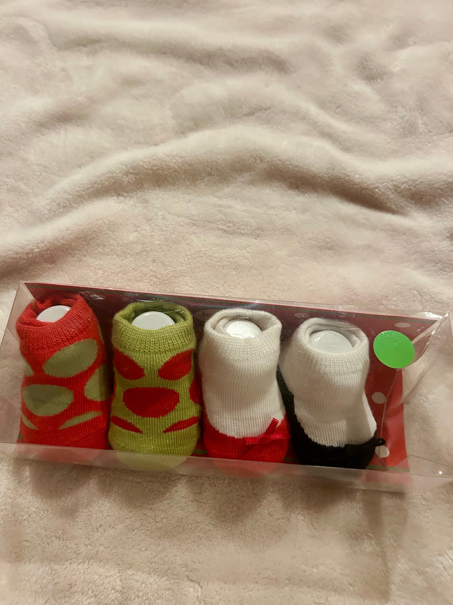 136 NIB Baby girl Christmas Socks 0-3m