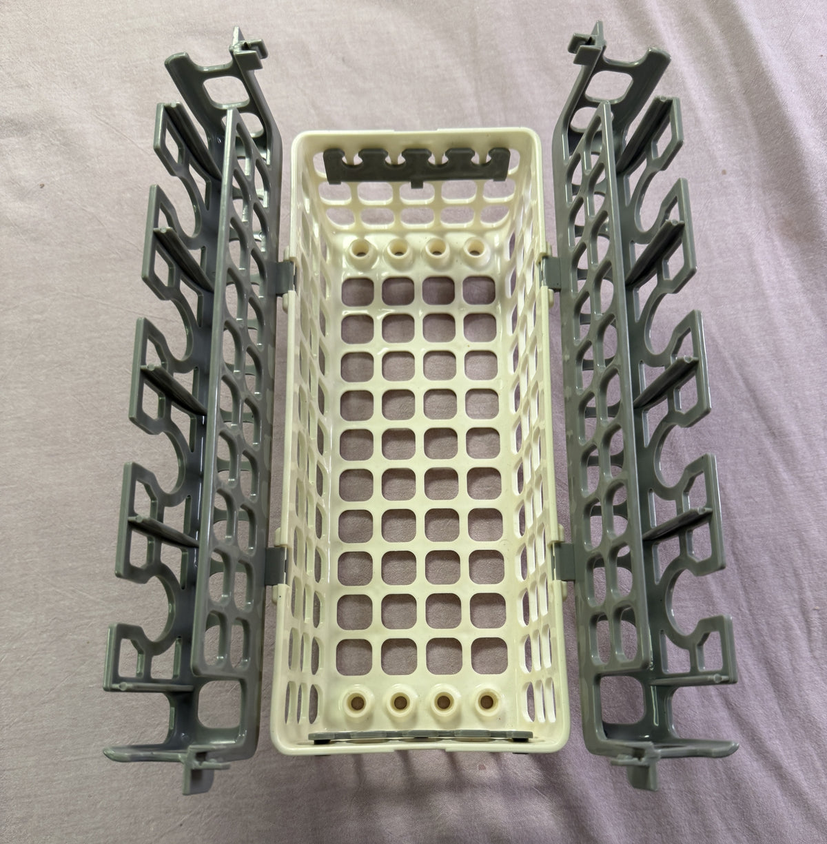 #103 OXO Dishwasher Container