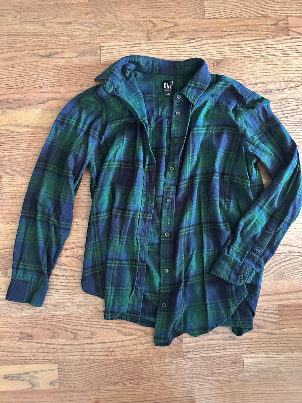 #98- Women’s, Gap, Navy & Green Flannel Shirt- Size Medium