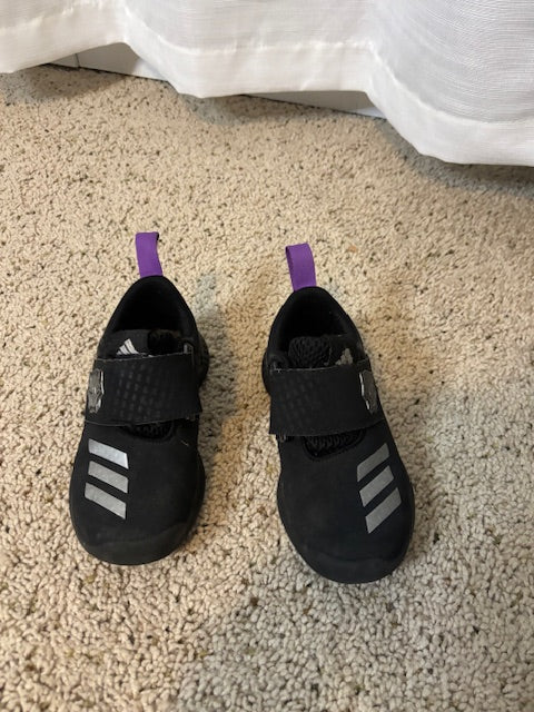#210 Adidas Black Panther Boys Shoes, size 11