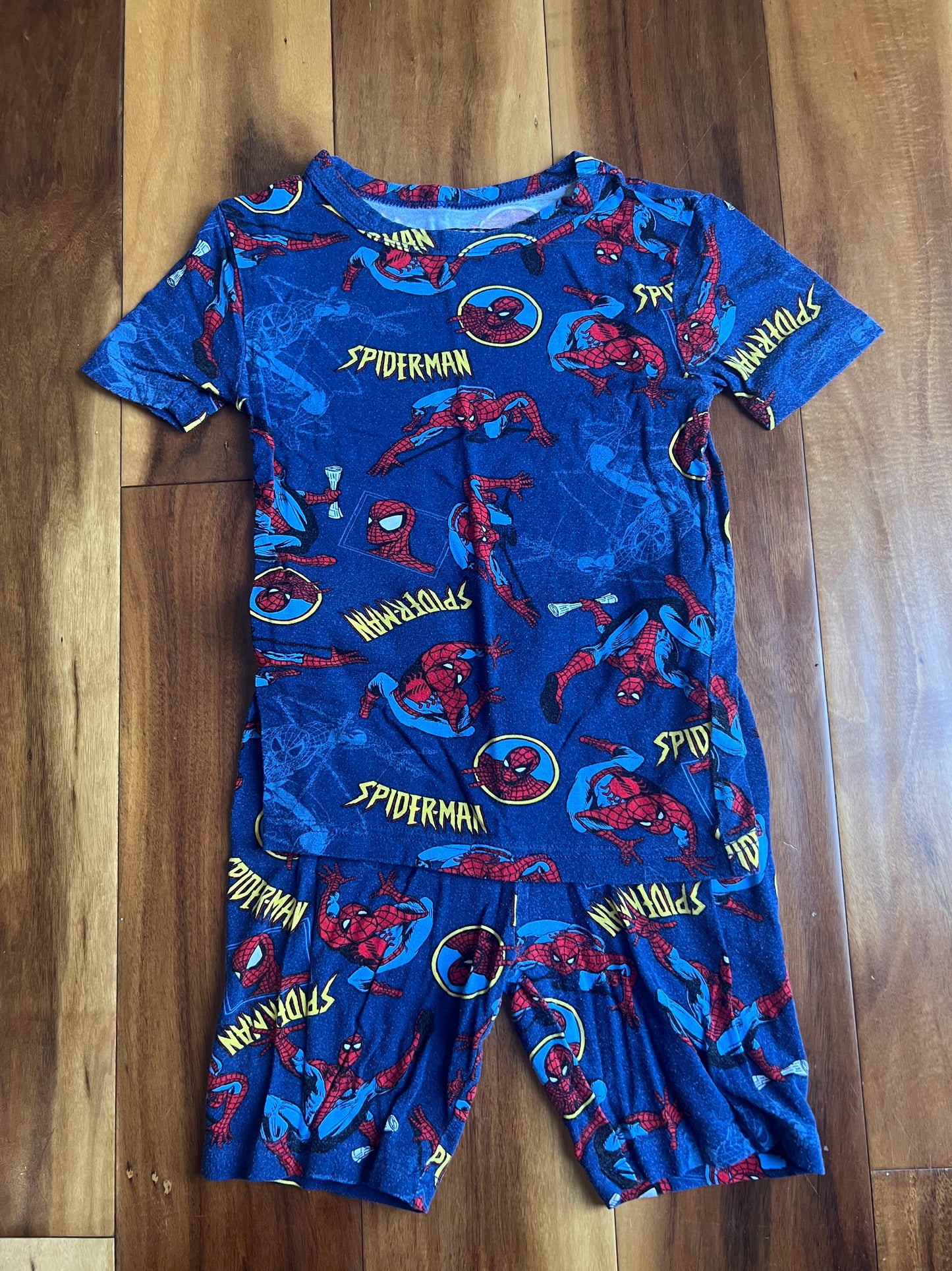 Seller #72 Boys Size 6 Spider-Man Super soft pajamas - VGUC faded