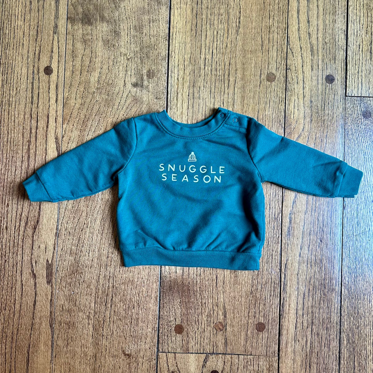 #95 EUC Cat & Jack Snuggle Season Green Crewneck Sweatshirt, size 3-6 months