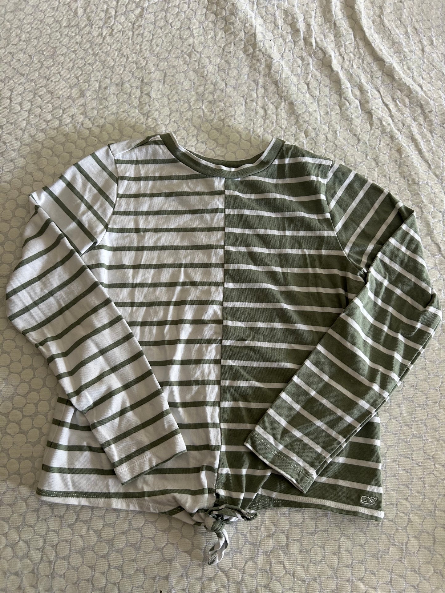 136 EUC Vineyard Vines Striped Shirt Size M (10-12)