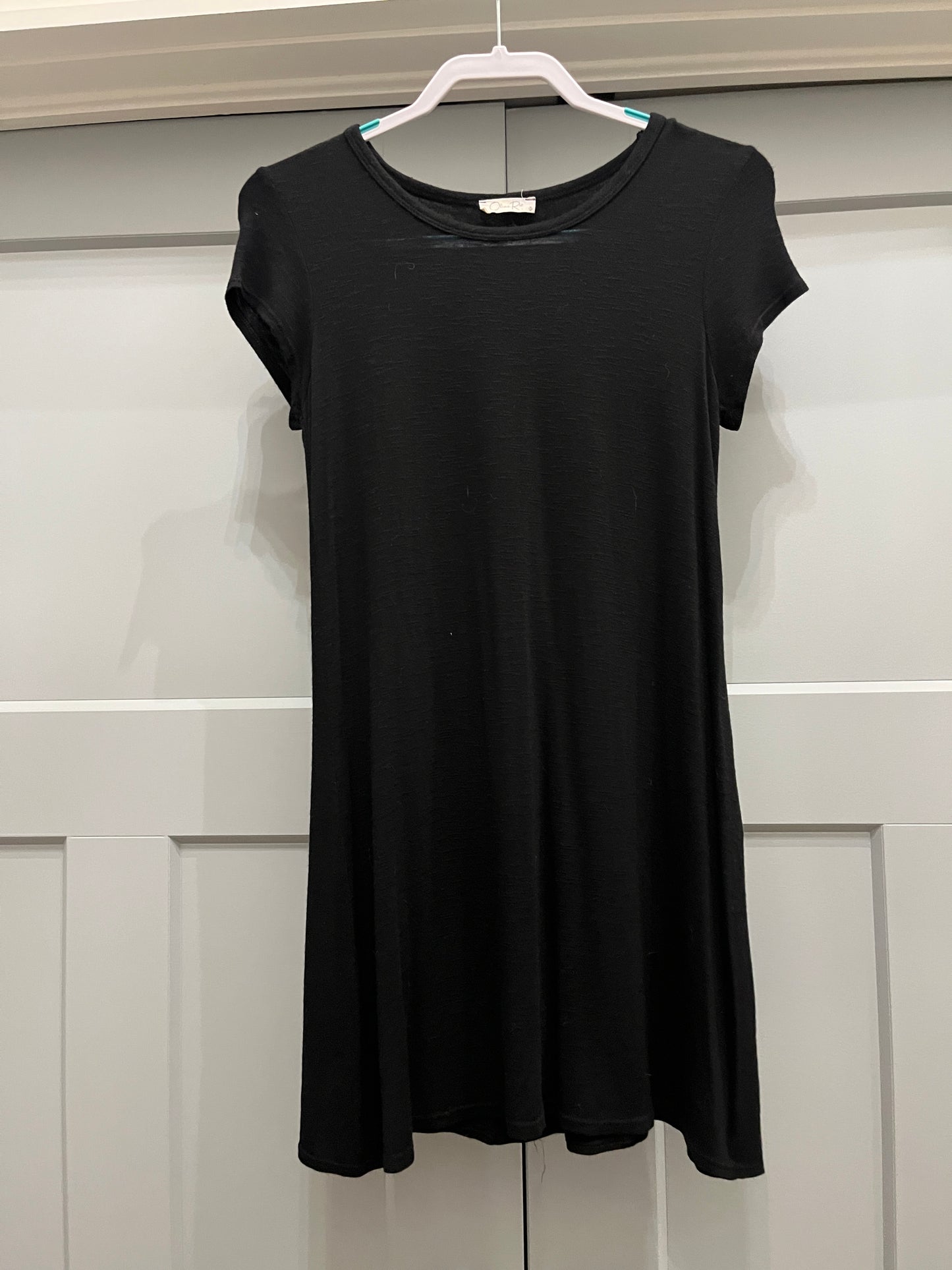 137 Olive & Mae simple cap sleeve black t-shirt dress, size M, LN