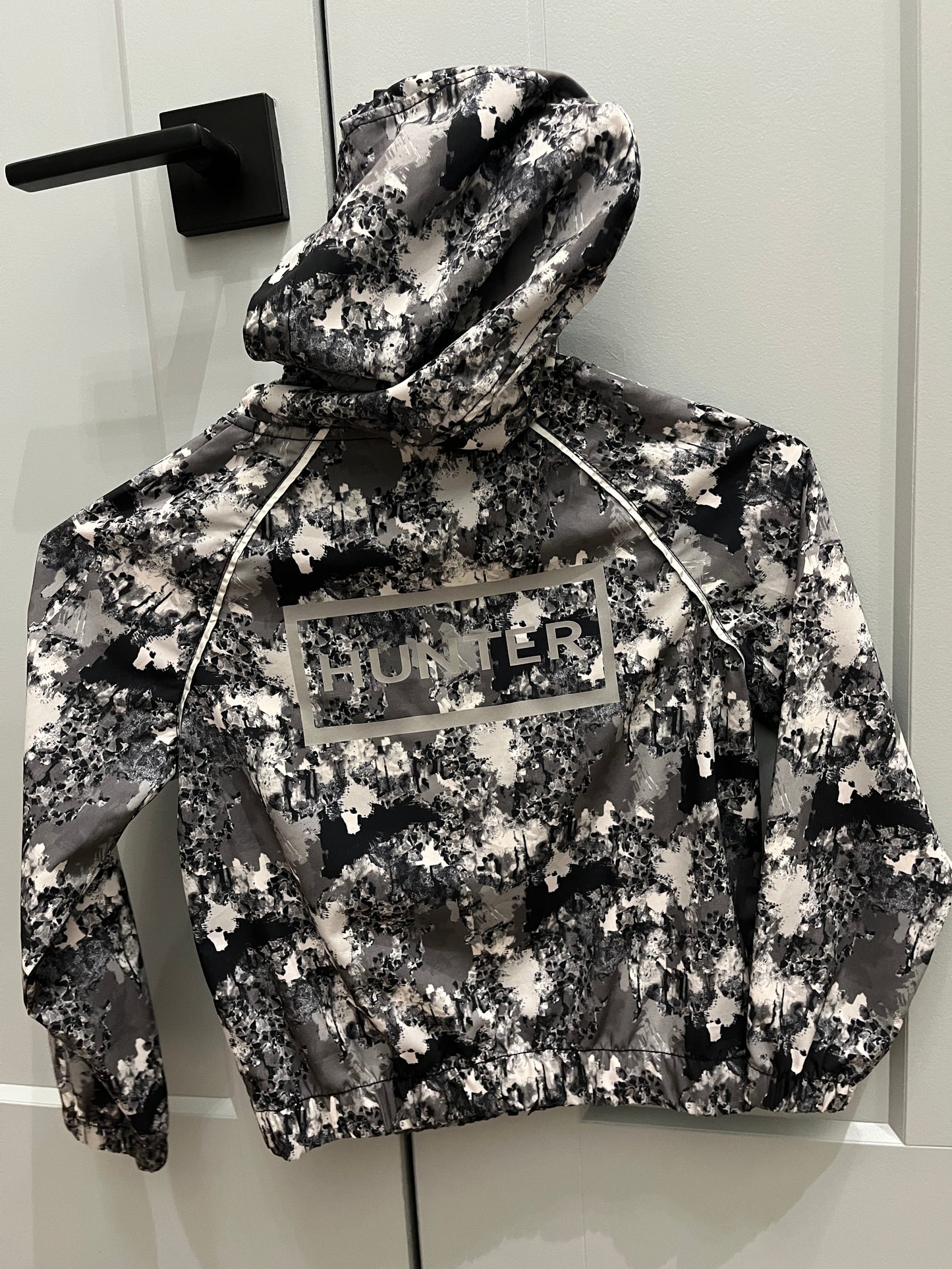 137 Boys Hunter/ Target Collab raincoat, Size S (6/7) LN multiple pics