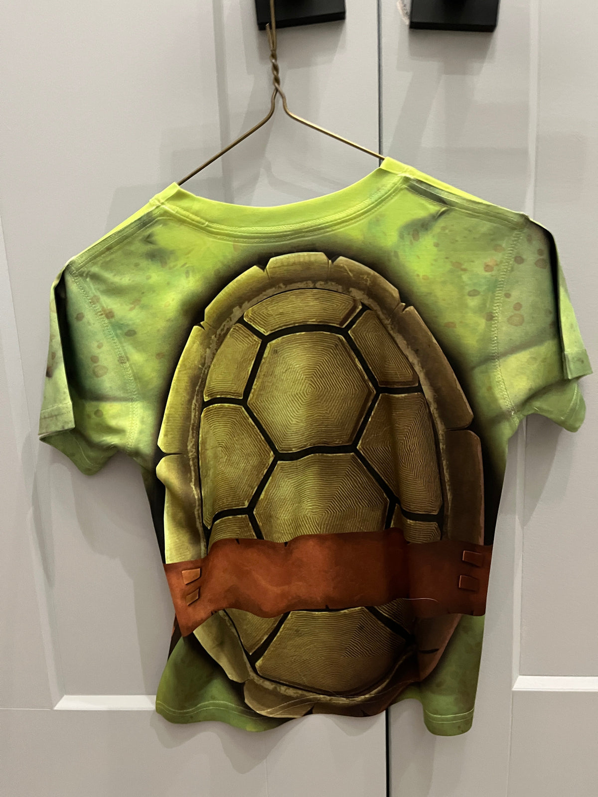 135 TMNT Short sleeve double sided shirt, dri-fit material, YM (5-6), BNWOT