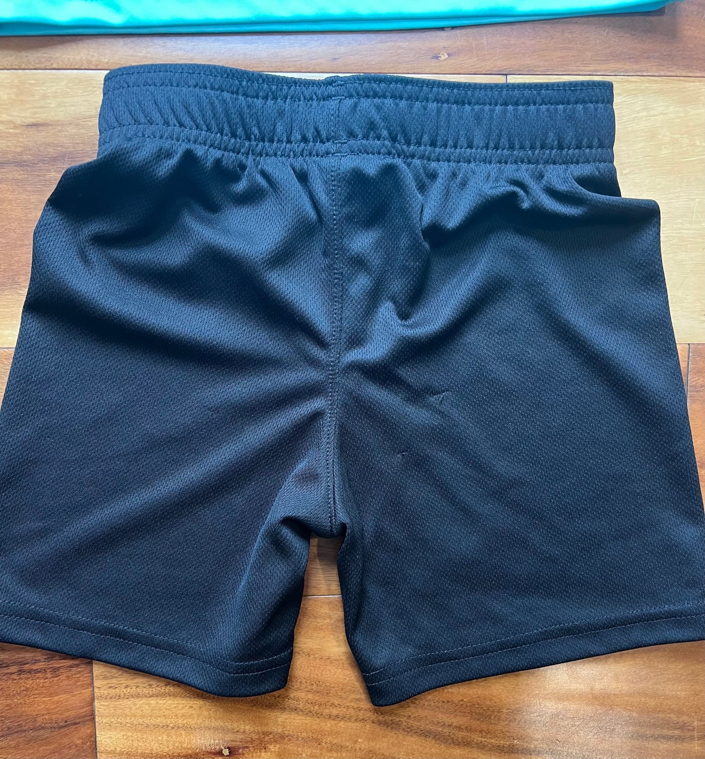 Seller #72 Boys size 4 Under Armour Shirt Shorts Set - VGUC - Athletic