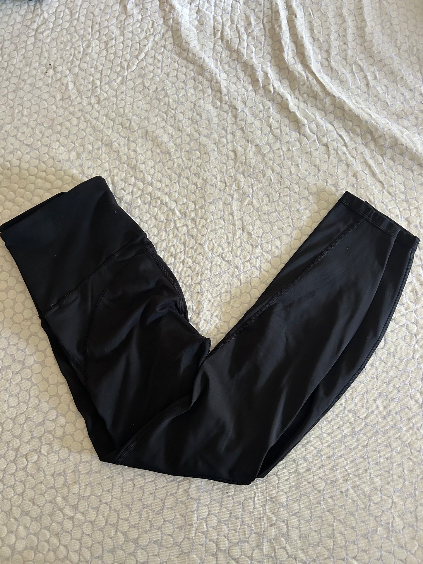 136 EUC Gap Fit black size sm maternity leggings