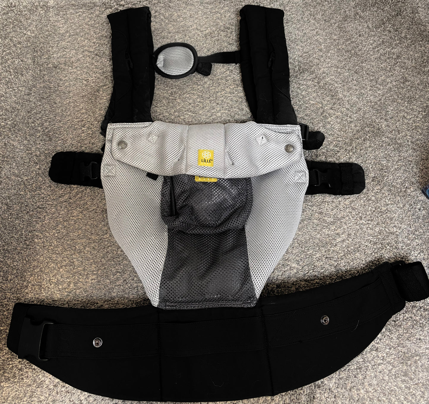REDUCED Seller #119 Lillebaby Complete Airflow Deluxe Ergonomic 6-in-1 Baby Carrier