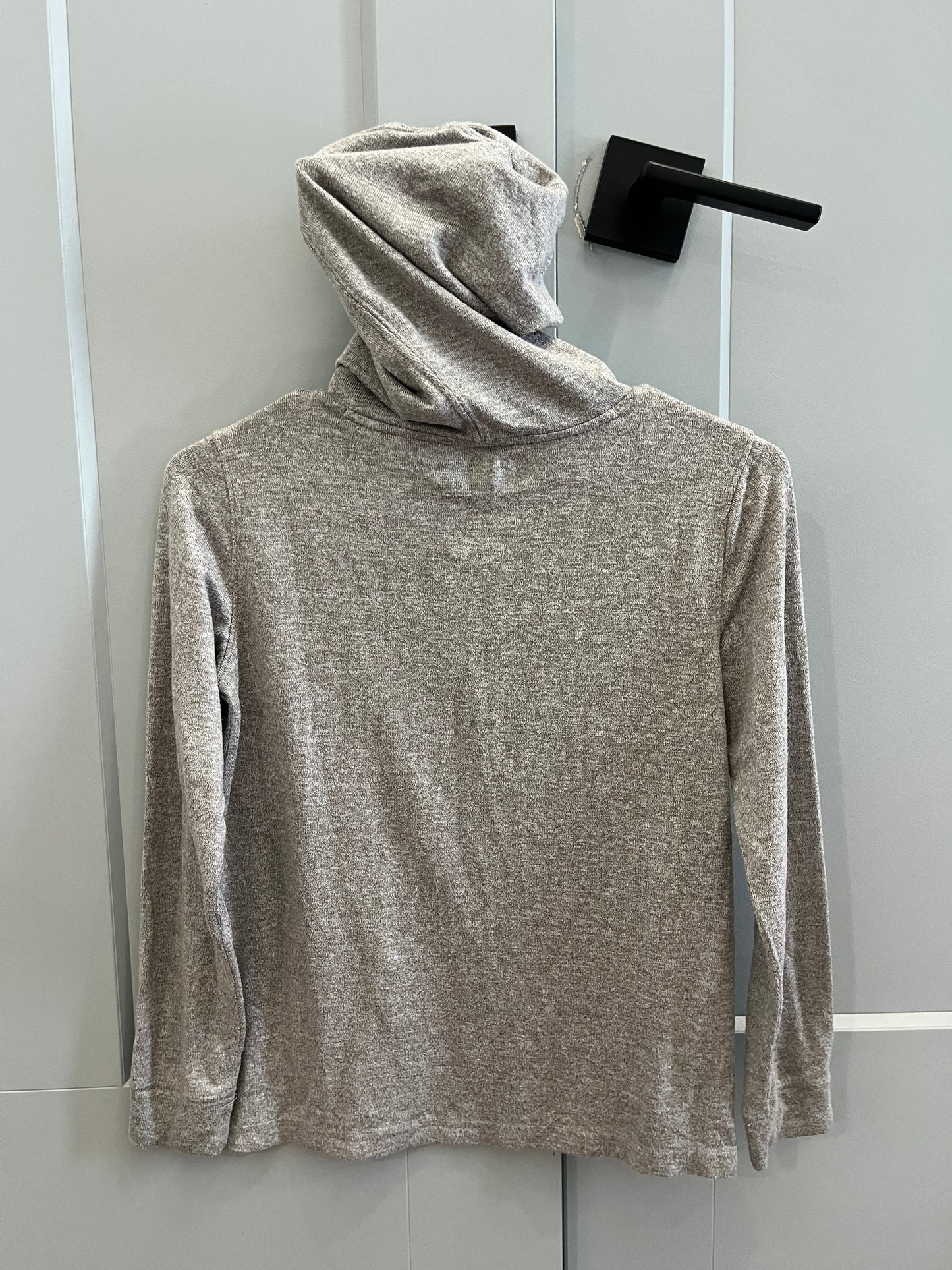 135 Abercrombie Kids Boys 9/10 Like new hooded shirt, light weight, casual