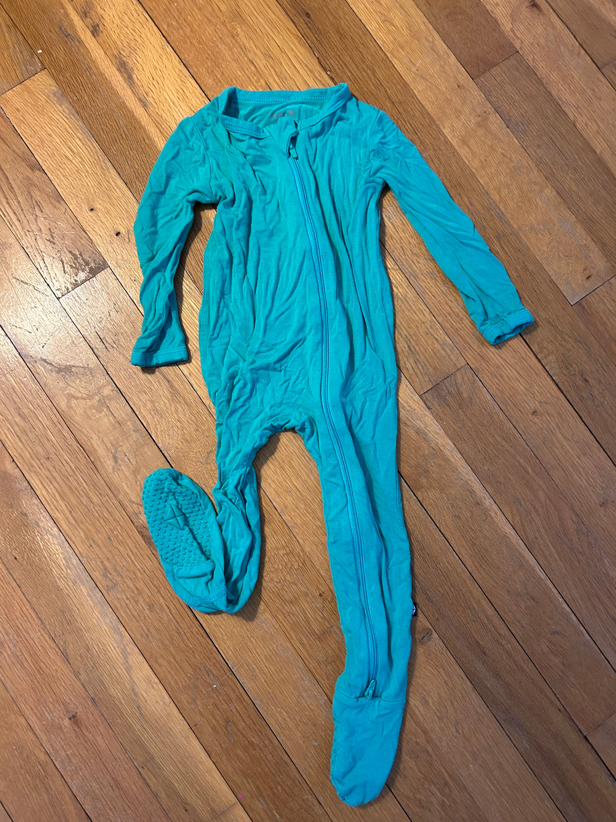 Seller 128 - Girls 12-18M Kyte Baby Footed Zippie
