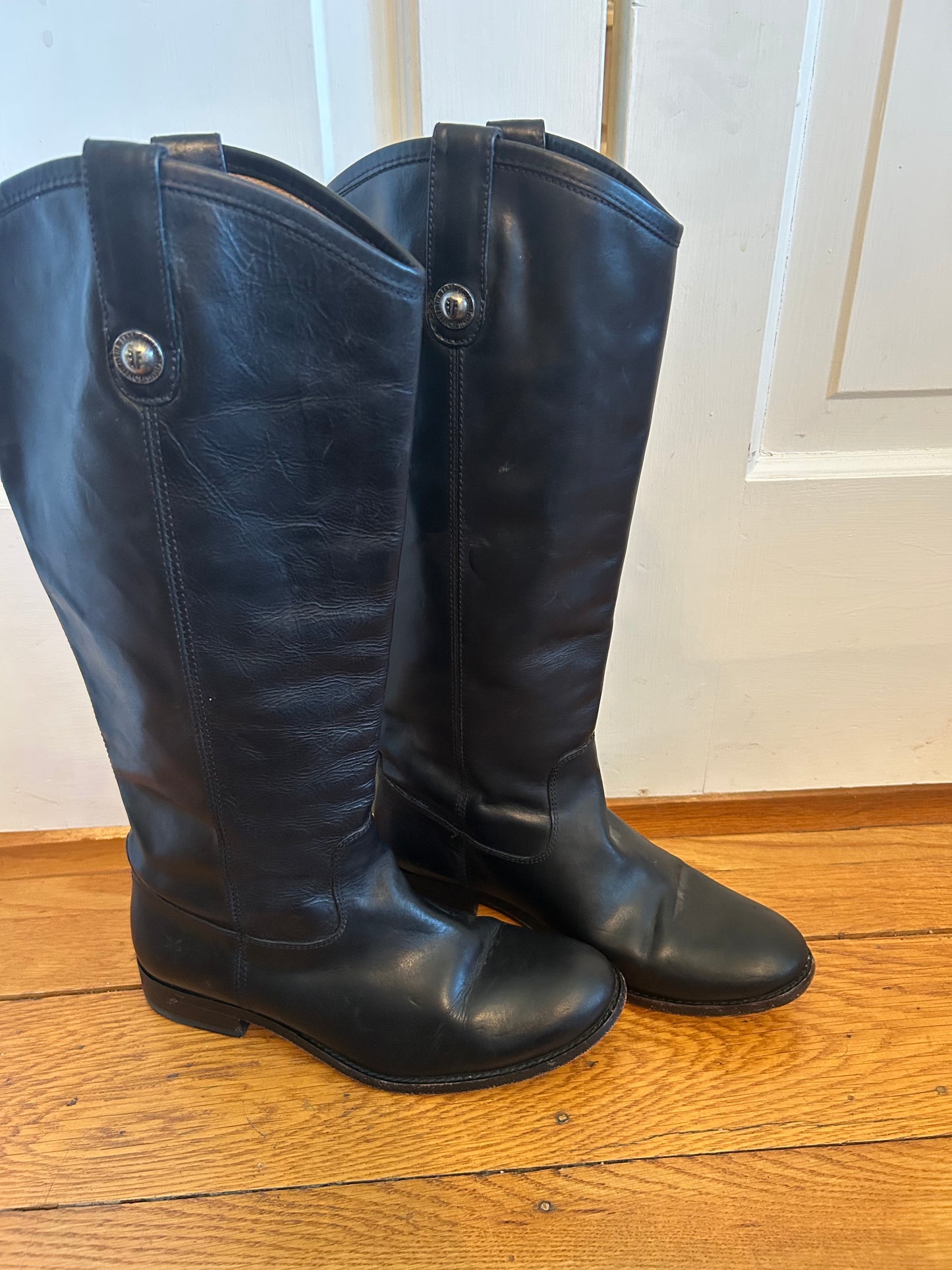 136 EUC Frye Boots size 7.5