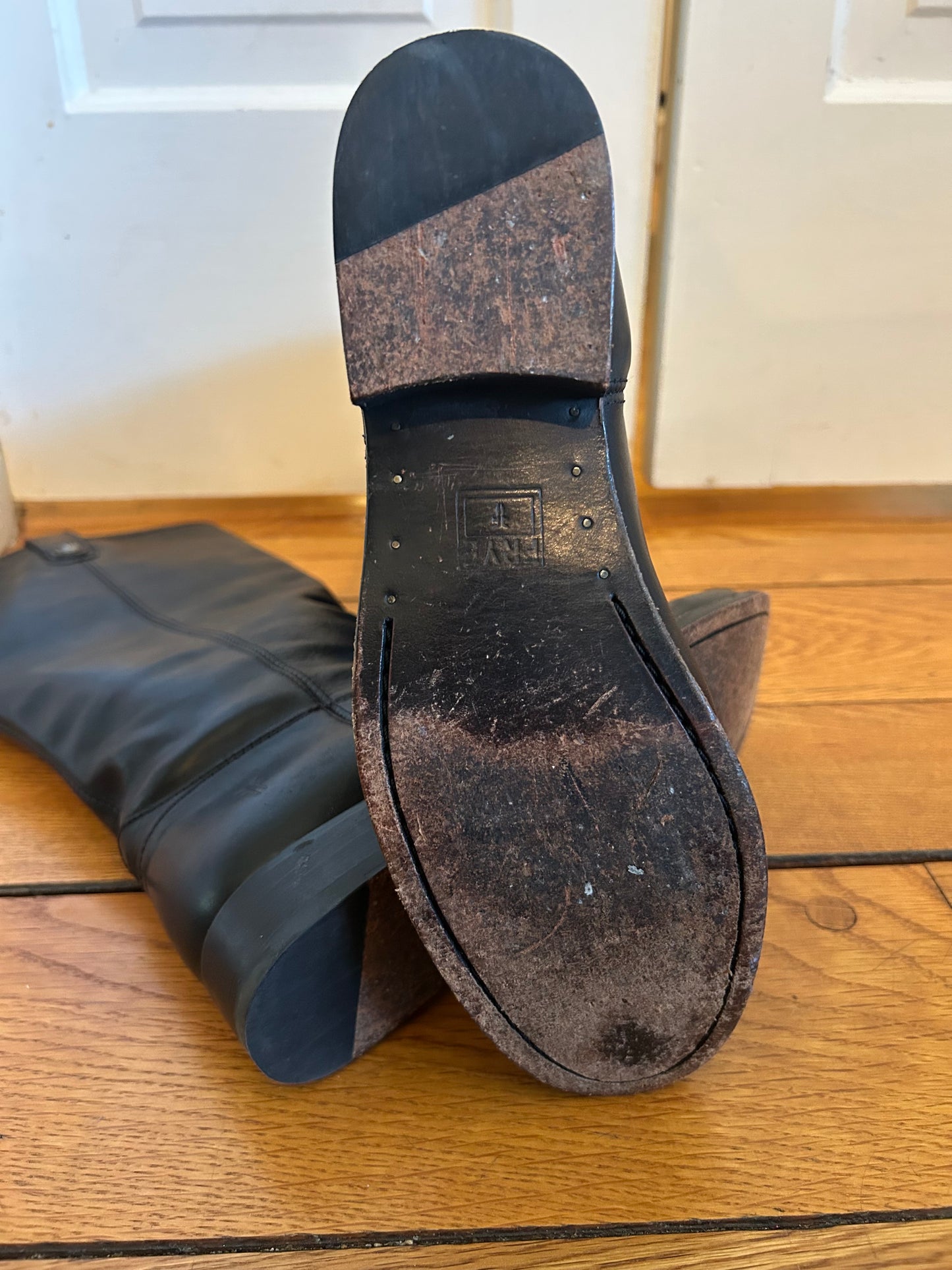 136 EUC Frye Boots size 7.5
