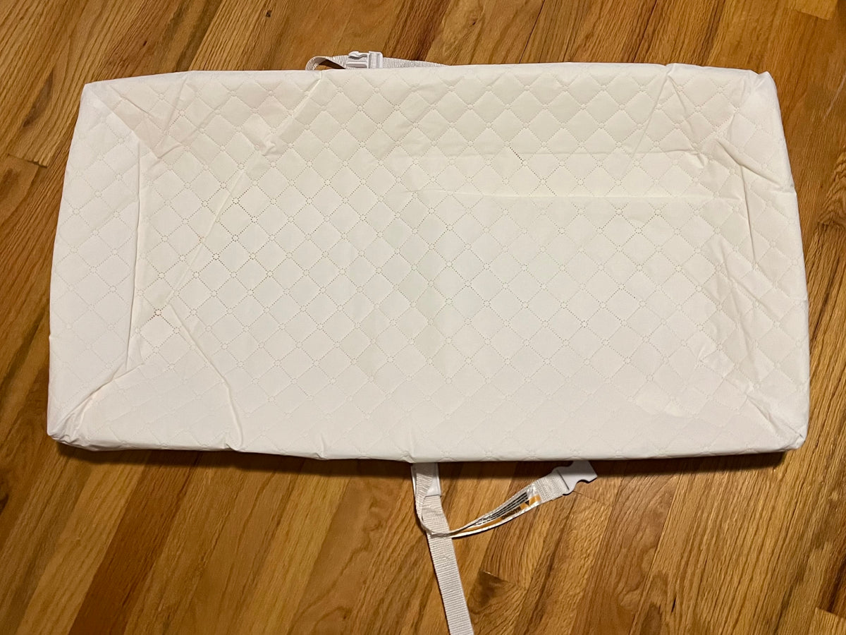 #173 Changing pad with safety belt strap
