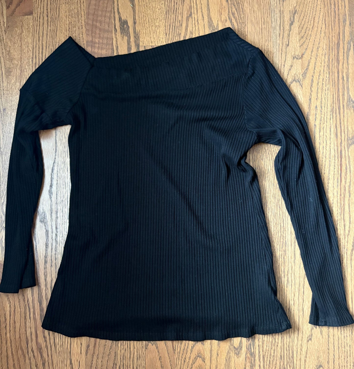 Seller #172 REDUCED Michael Lauren Maples Long Sleeve Top. Black Size L