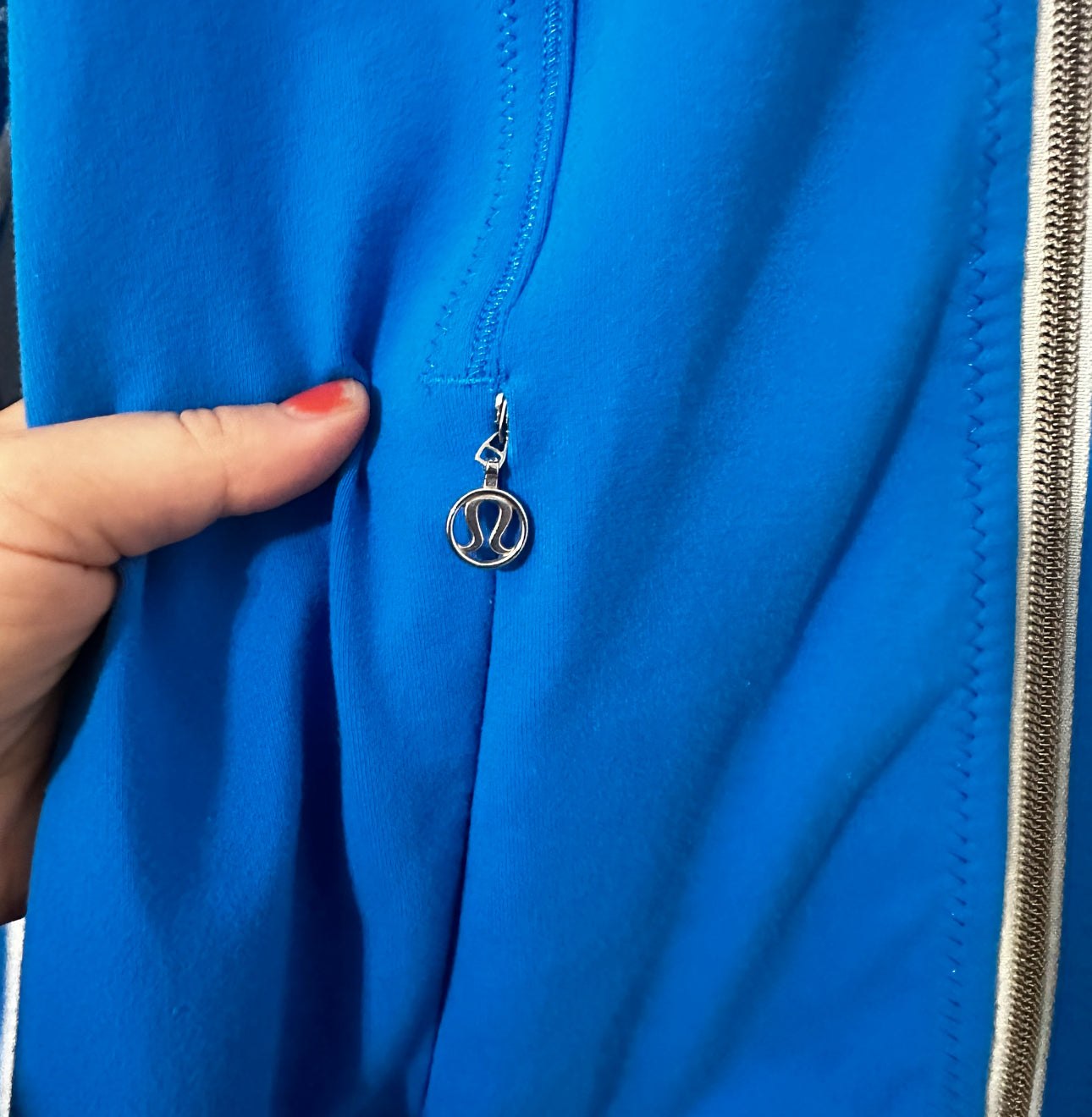 #111 Lululemon Daily Yoga Jacket Women's Size 6 Beaming Blue Striped Activewear
