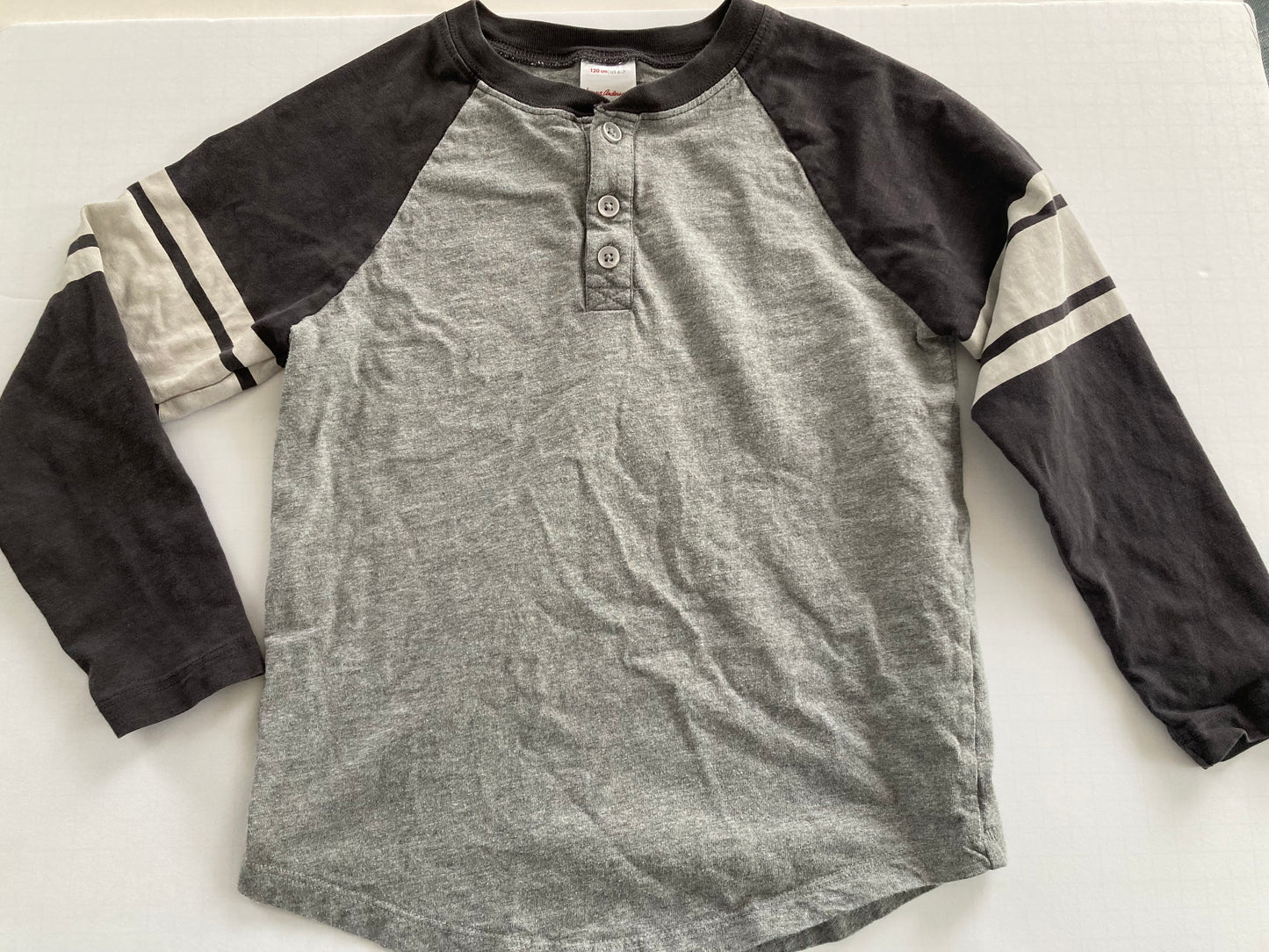 #91 boys' size 6-7 Hanna Andersson baseball style long sleeve henley EUC