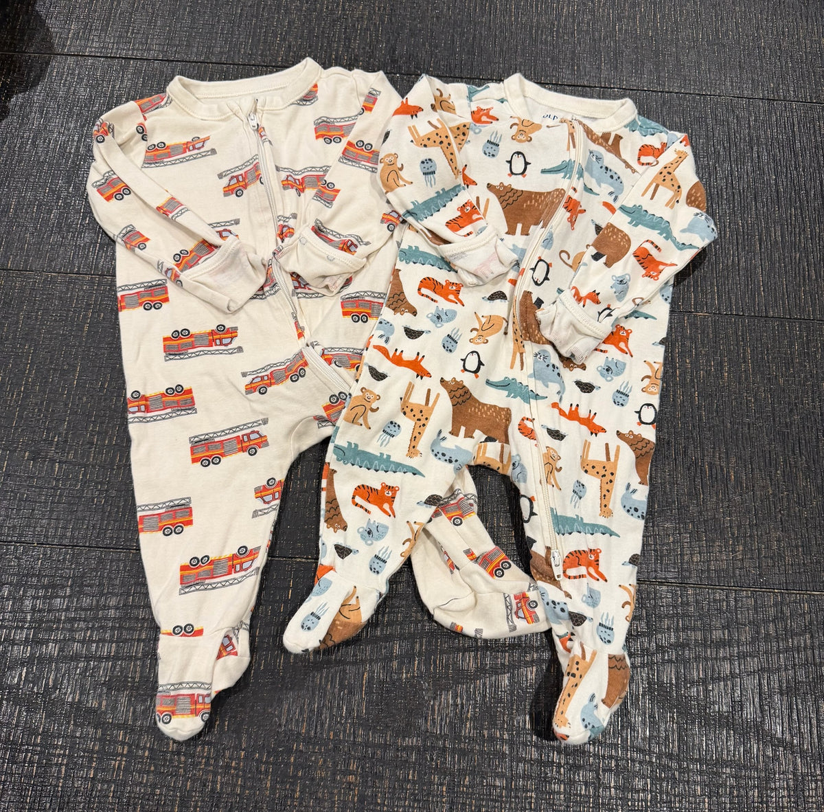 #66 Old Navy Boys 3-6M Footed Pajamas (2)