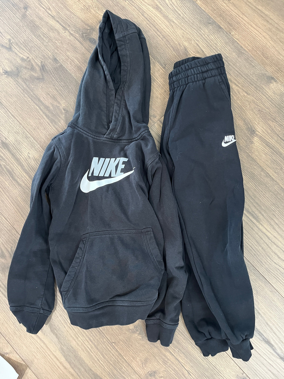 135 Black Nike Hoodie Sweatshirt and pants both YS, EUC