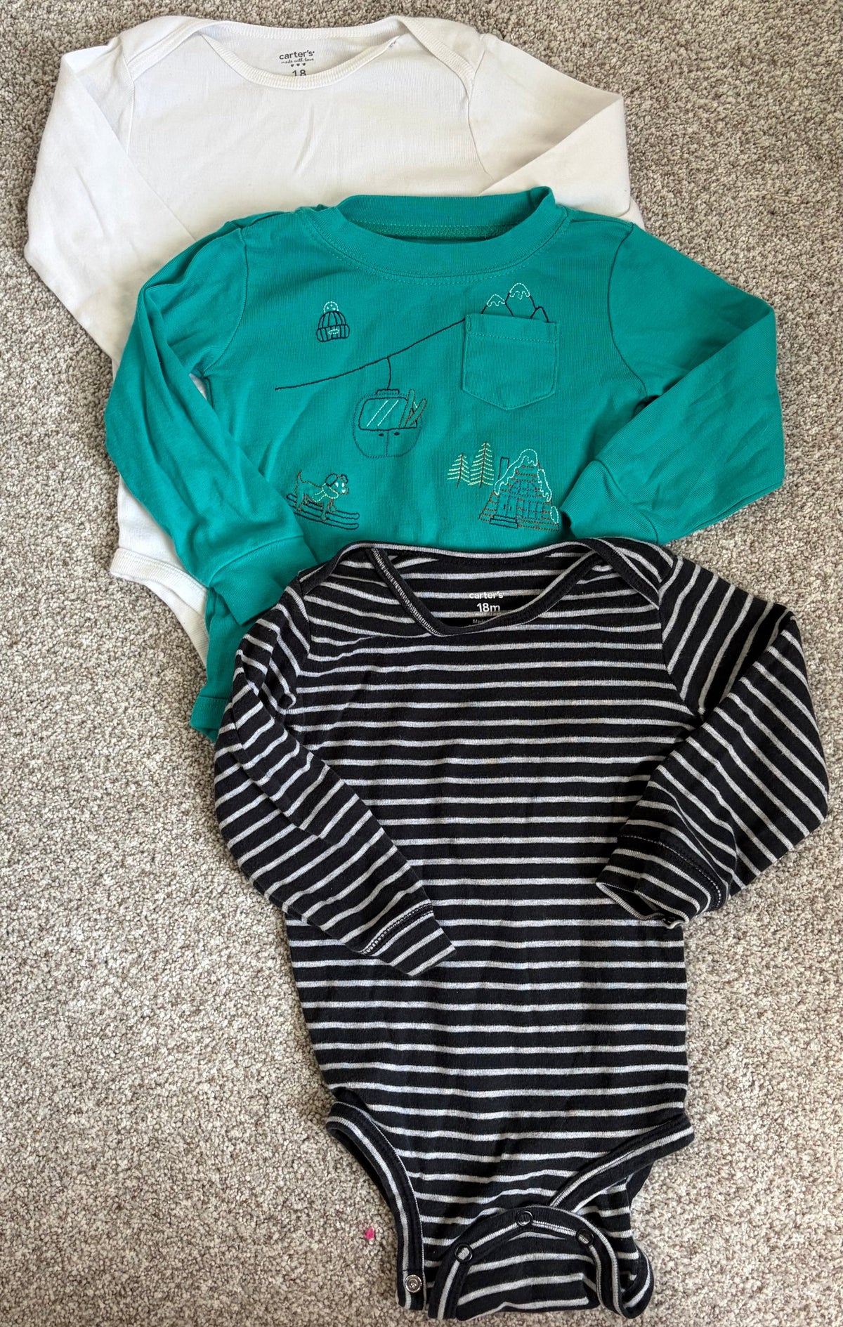 Seller #178 Set of 3 Carter’s Onesies Size 18mo