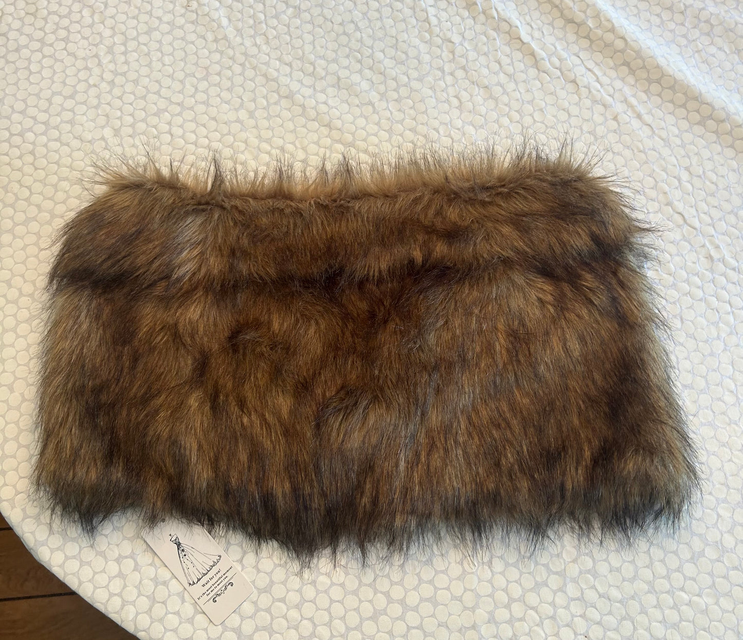 136 NWT Women faux fur wrap