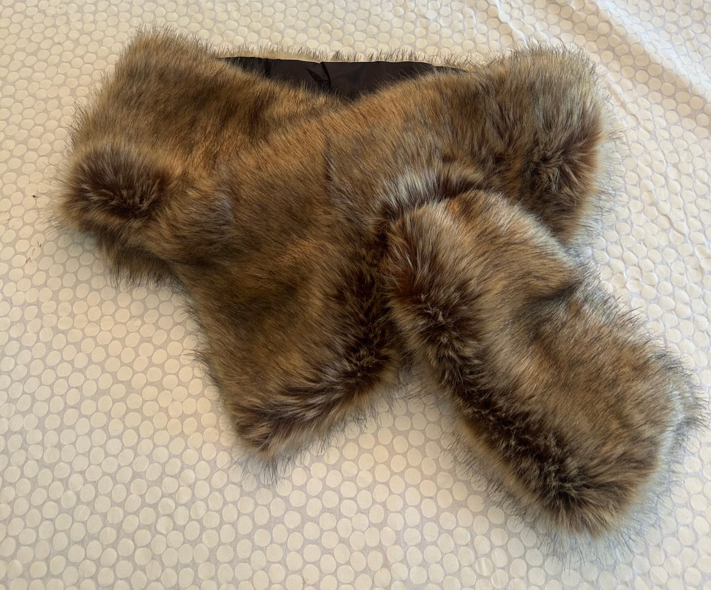 136 NWT Faux Fur wrap