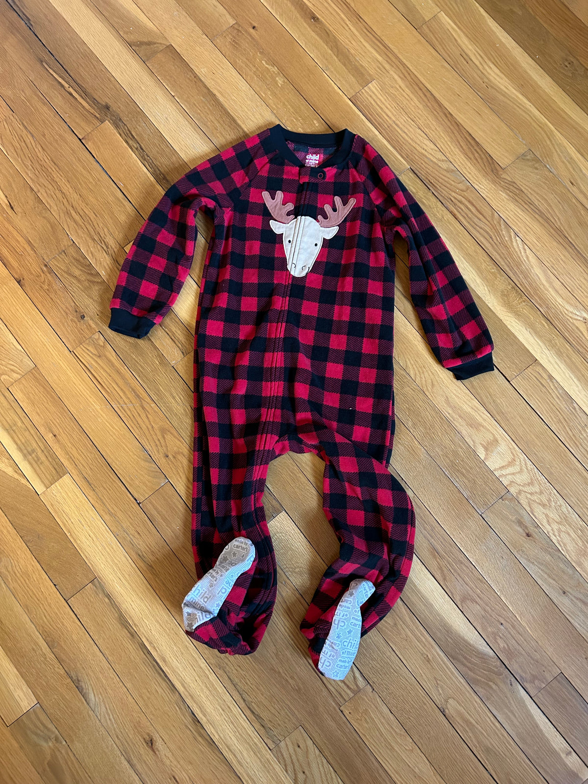 Seller 128 - Carter's Boy's 5T Flannel Footed Pajamas